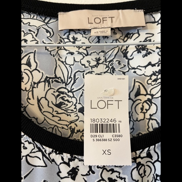Loft top XS  NWT - Picture 4 of 5